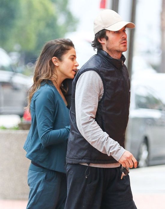 Nikki Reed przyłapana bez makijażu (FOTO) Nikki Reed przyłapana bez makijażu (FOTO)