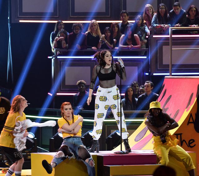 Chirurg plastyczny o tym, co ze swoją twarzą zrobiła Noah Cyrus Chirurg plastyczny o tym, co ze swoją twarzą zrobiła Noah Cyrus