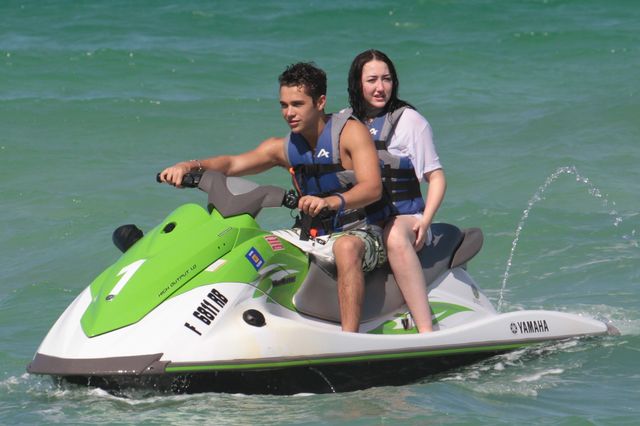 Noah Cyrus BEZ MAKIJAŻU, ale za to z przystojniakiem na plaży (ZDJECIA) Noah Cyrus BEZ MAKIJAŻU, ale za to z przystojniakiem na plaży (ZDJECIA)