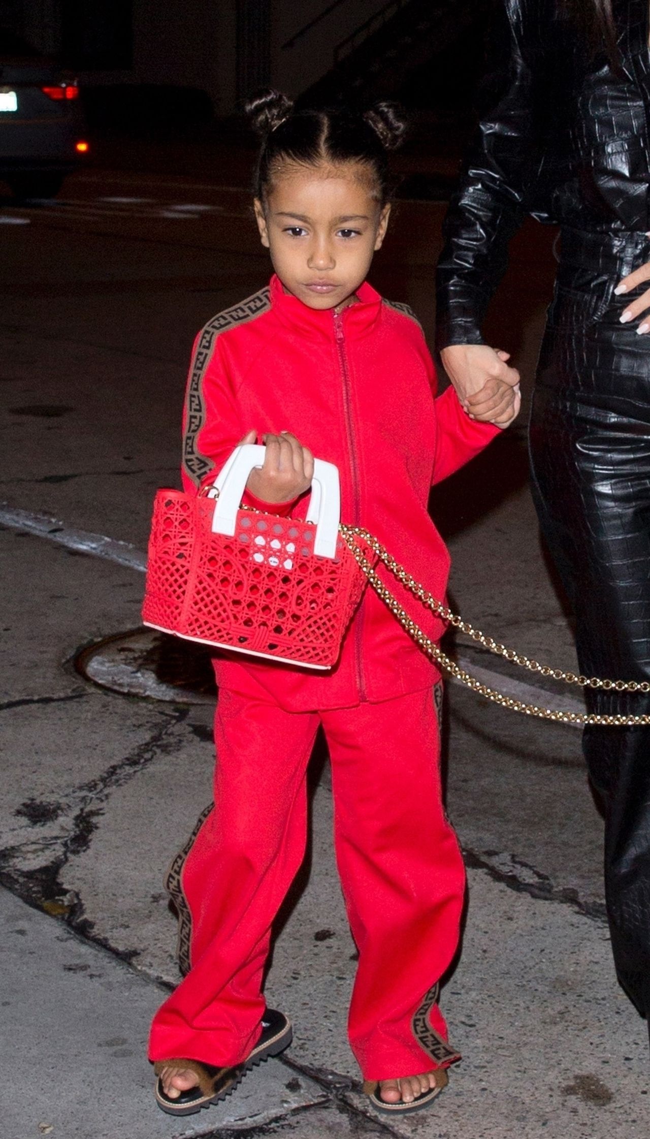 North West zabrała ojcu mikrofon i skradła cały koncert! Ale GŁOS (VIDEO)