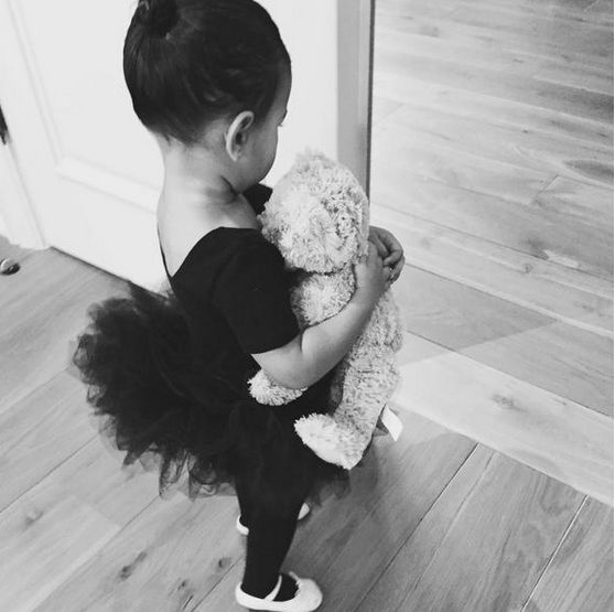 Nie uwierzycie, o co posprzeczały się Kim i Khloe (FOTO)