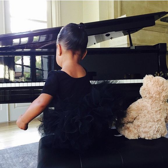 Nie uwierzycie, jak Kim Kardashian kąpie Nori