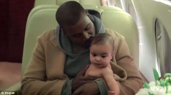 North West lata samolotem bez mamy i taty! 