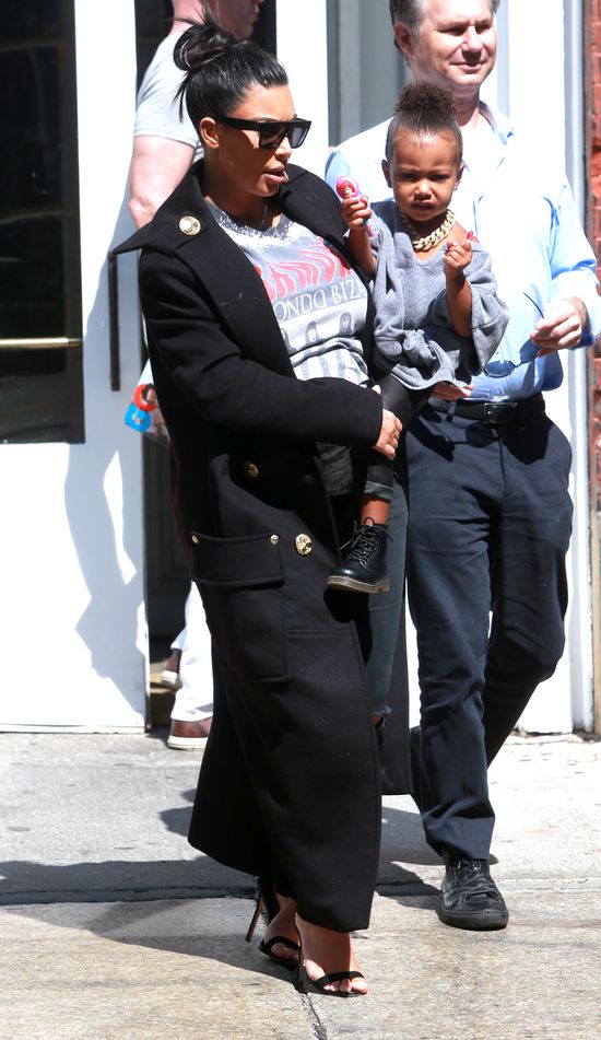 Nori z wielkim łańcuchem i Kim ze spuchniętymi ustami (FOTO)