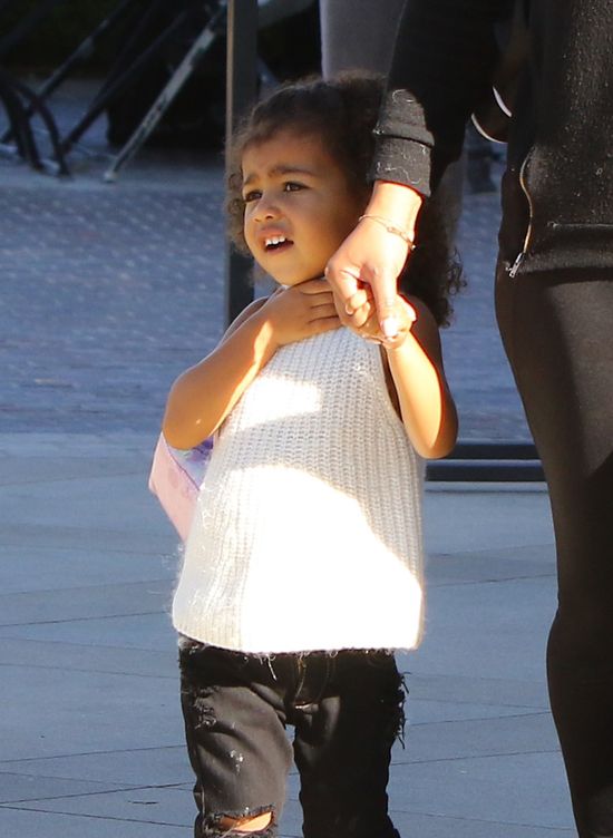 Gdy mama na salonach, niania pozwala nosić Nori afro (FOTO) Gdy mama na salonach, niania pozwala nosić Nori afro (FOTO)