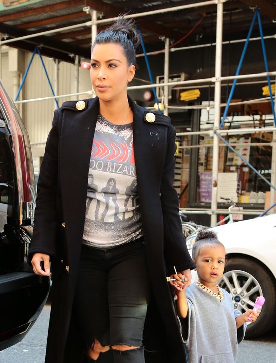 Nori z wielkim łańcuchem i Kim ze spuchniętymi ustami (FOTO)