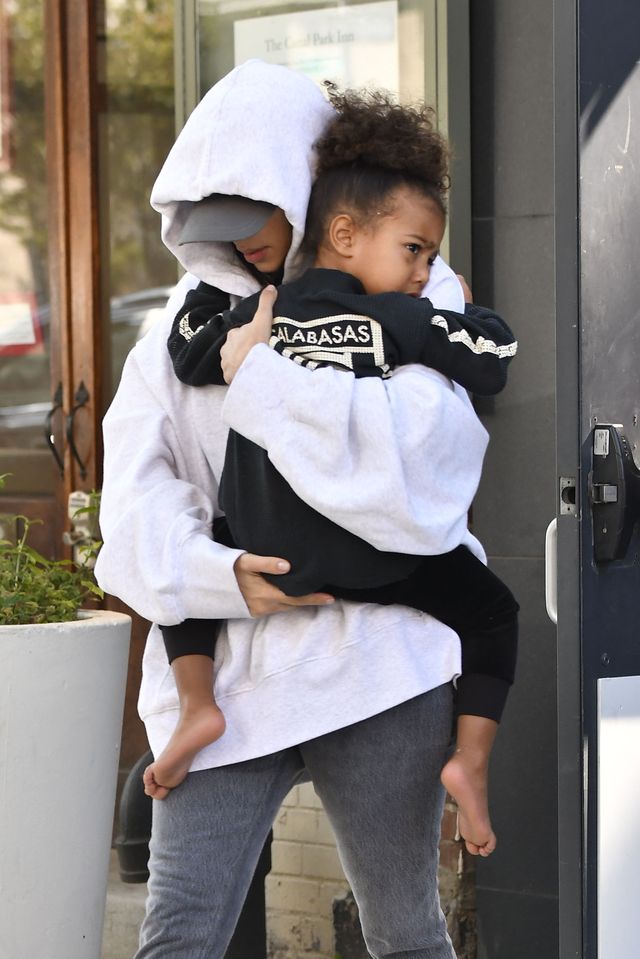 4-letnia North West chodzi na randki! To pomysł jej mamy!