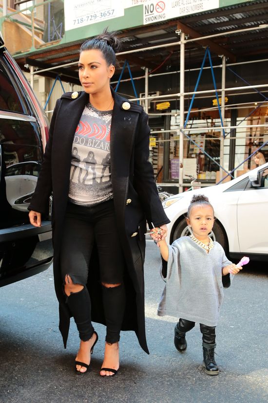 Nori z wielkim łańcuchem i Kim ze spuchniętymi ustami (FOTO)