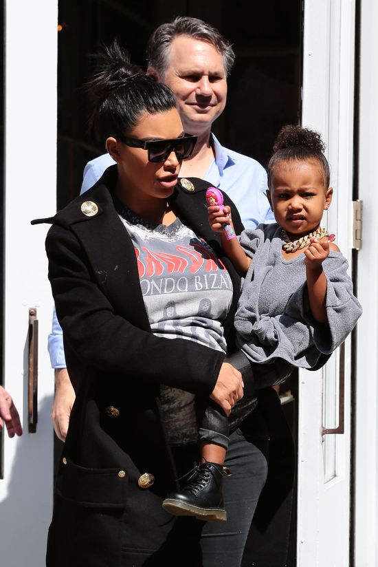 Nori z wielkim łańcuchem i Kim ze spuchniętymi ustami (FOTO)