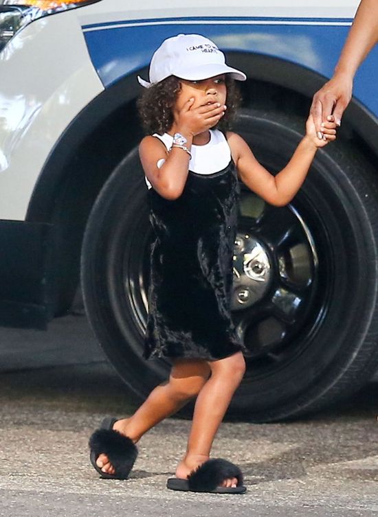 Kim Kardashian przyznała, że North West robi... MAKIJAŻ