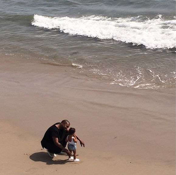 Tak bawi się North West (FOTO)