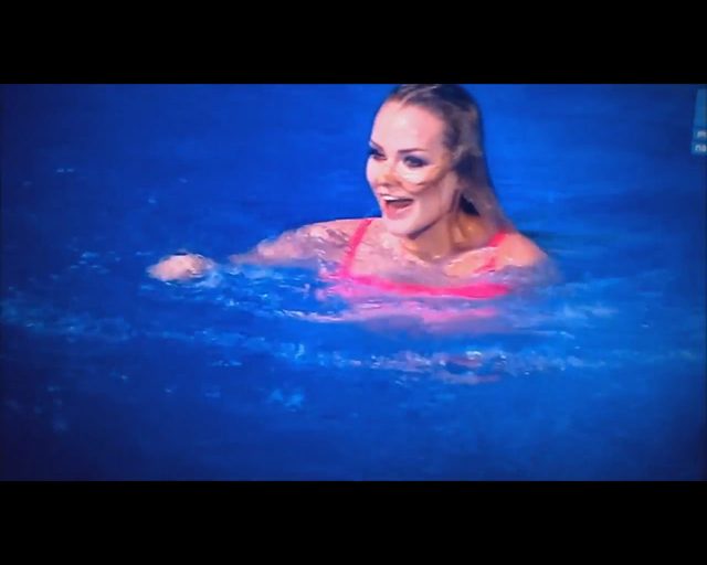 Wpadka Oli Ciupy w Celebrity Splash, spadły jej majtki VIDEO Wpadka Oli Ciupy w Celebrity Splash, spadły jej majtki VIDEO