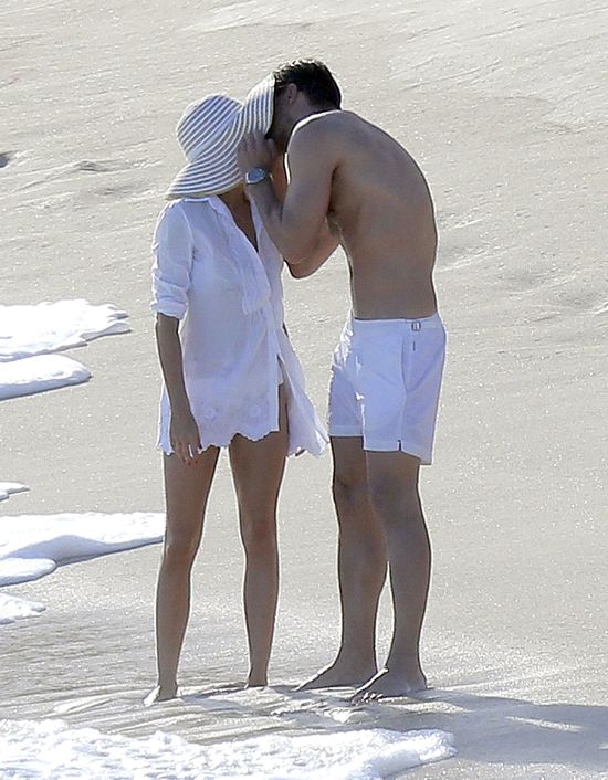 Miłość na plaży, czyli Olivia Palermo z narzeczonym (FOTO)