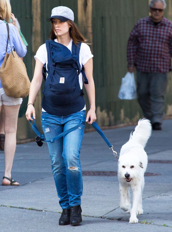 Olivia Wilde - młoda mama nie potrzebuje makijażu? (FOTO) Olivia Wilde - młoda mama nie potrzebuje makijażu? (FOTO)