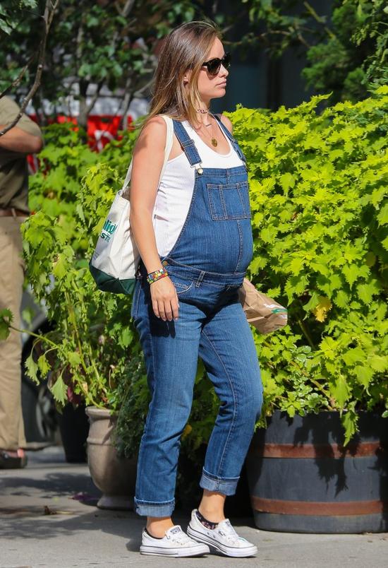 Olivia Wilde z pokaźnym ciążowym brzuszkiem - zdradziła płeć dziecka (FOTO) Olivia Wilde z pokaźnym ciążowym brzuszkiem - zdradziła płeć dziecka (FOTO)