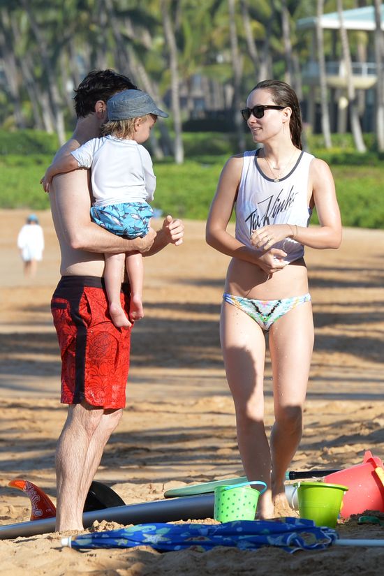 Rzadki widok - Olivia Wilde w bikini z rodzinką (FOTO) Rzadki widok - Olivia Wilde w bikini z rodzinką (FOTO)