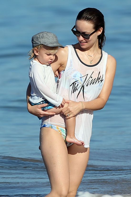 Rzadki widok - Olivia Wilde w bikini z rodzinką (FOTO) Rzadki widok - Olivia Wilde w bikini z rodzinką (FOTO)