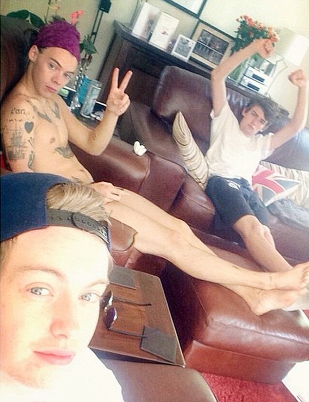 Kolejny skandal z udziałem One Direction? (FOTO)