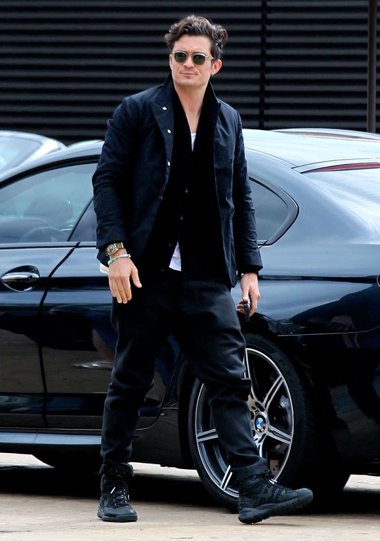 Jest AFERA! Orlando Bloom przytula i całuje Selnę Gomez! (FOTO)