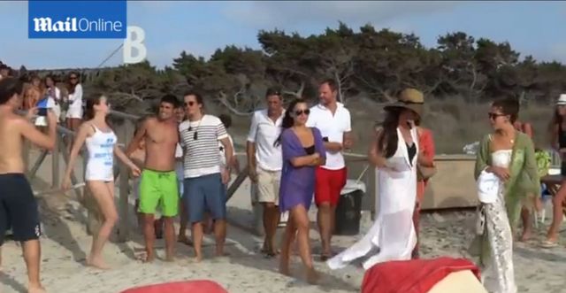 Orlando Bloom przyłapany na gorących całusach z... (FOTO)