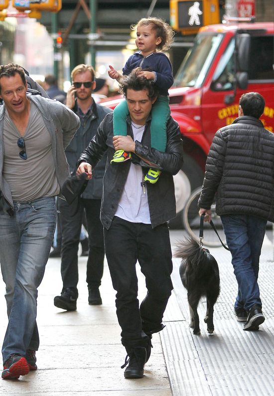 Orlando Bloom wie jak wywołać uśmiech na twarzy synka (FOTO) Orlando Bloom wie jak wywołać uśmiech na twarzy synka (FOTO)