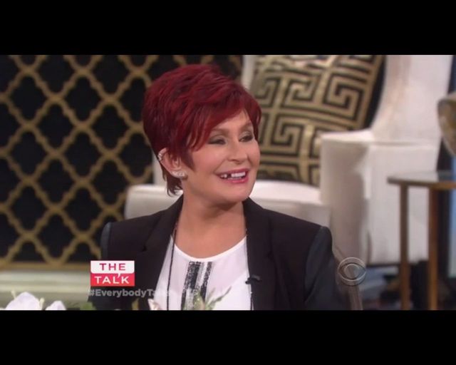 Sharon Osbourne WYPADŁ ZĄB w programie na żywo [FOTO]