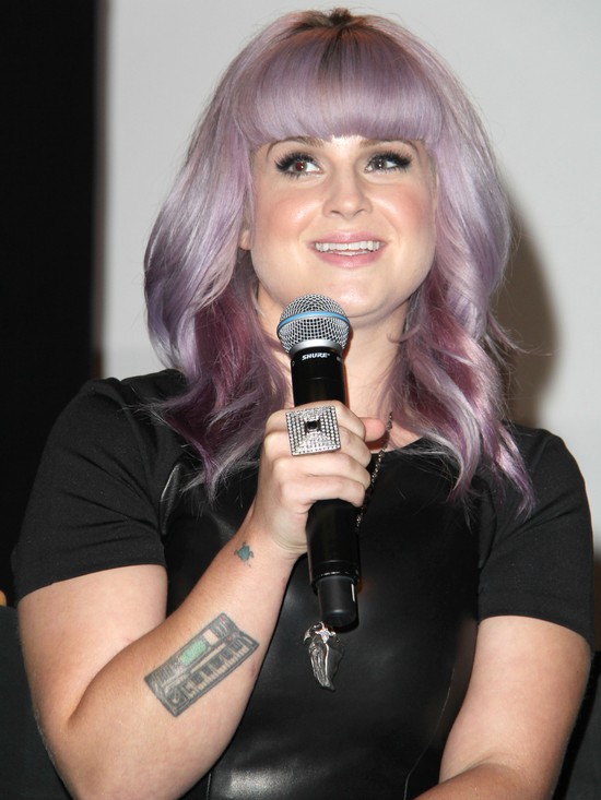 Kelly Osbourne zaczyna usuwać prawie wszystkie tatuaże FOTO