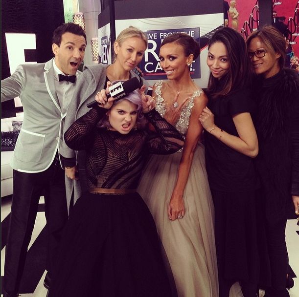 Komu pękł zamek w osacrowej sukni? (FOTO)