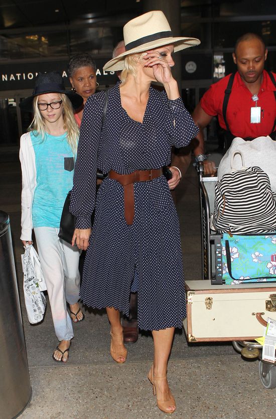 Pamela Anderson próbuje być damą (FOTO)