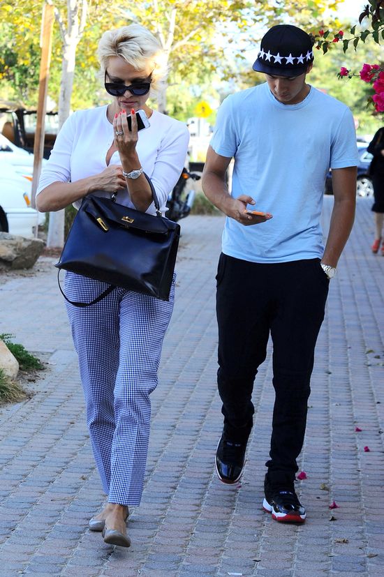 Pamela Anderson zabrała syna na obiad (FOTO)