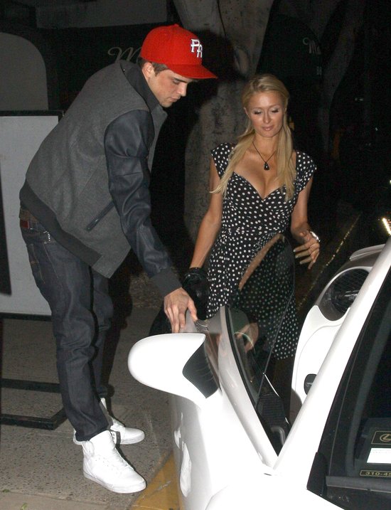 A jednak powiększyła sobie piersi? (FOTO)