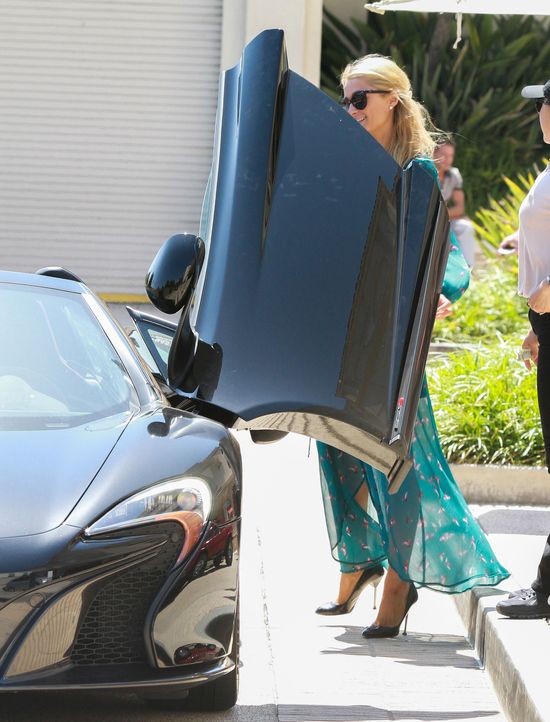 Celebrytka-milionerka kupiła nową furę (FOTO)