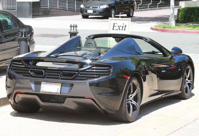 Celebrytka-milionerka kupiła nową furę (FOTO)