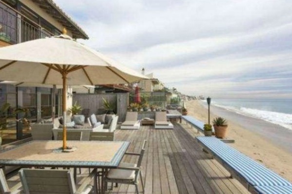 To tylko domek letniskowy znanej milionerki (FOTO) To tylko domek letniskowy znanej milionerki (FOTO)