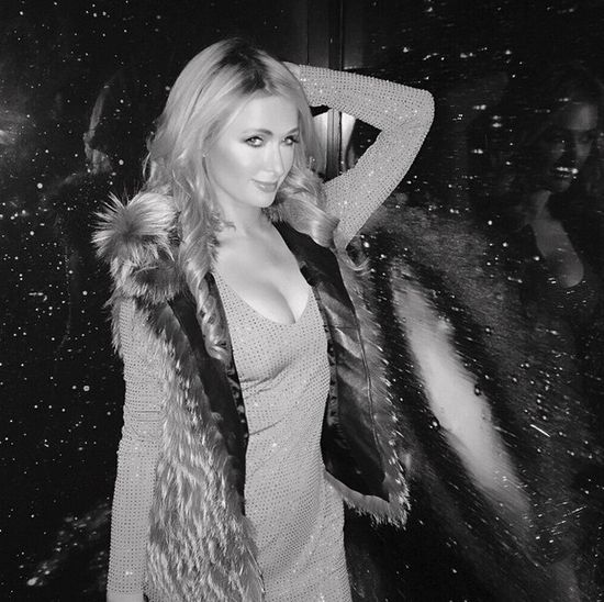  W wieku 33 lat zdecydowała się na powiększenie piersi?