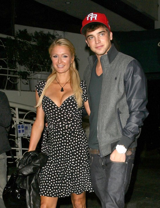 A jednak powiększyła sobie piersi? (FOTO)