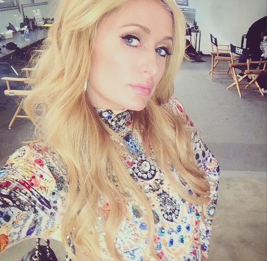 Najmniejszy pies na świecie trafił w ręce Paris Hilton (FOTO