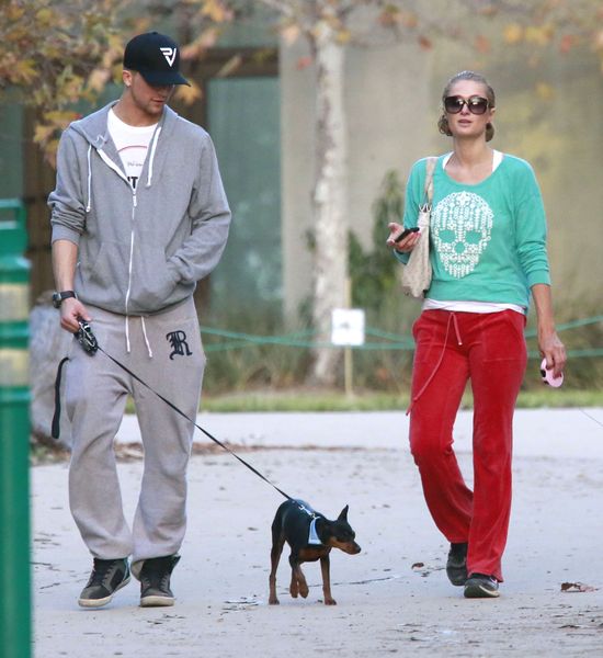 Ma 32 lata a ubiera się jak słodka 16-stka (FOTO)