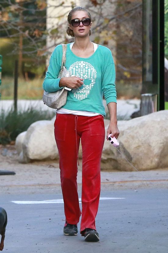 Paris Hilton usunęła żebra?! (FOTO)