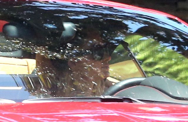 Paris Hilton pali marihuanę