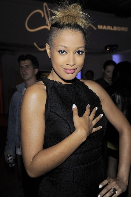 Patrycja Kazadi wylicza, ile kosztuje bywanie na imprezach 