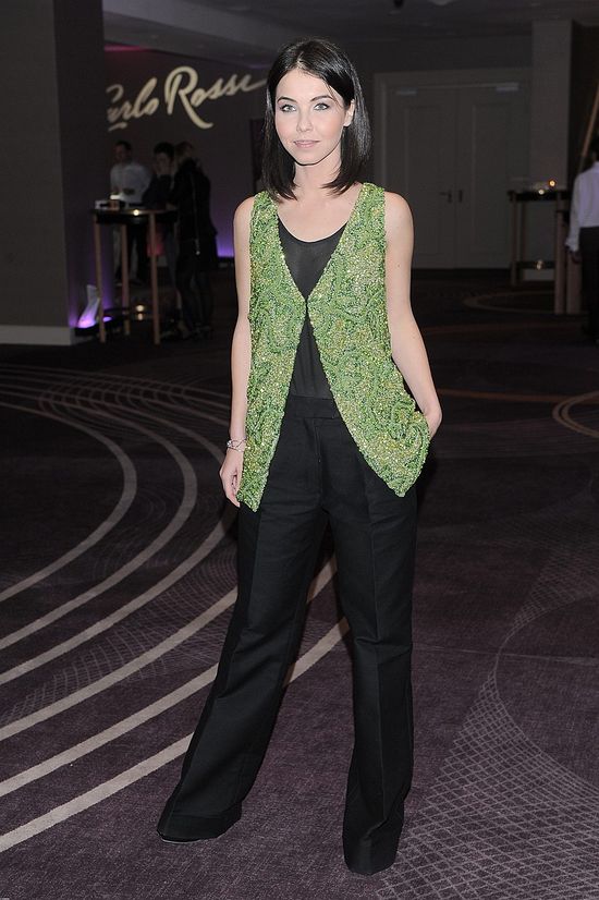 Ścięła włosy i zrobiła się na wampa (FOTO) Ścięła włosy i zrobiła się na wampa (FOTO)