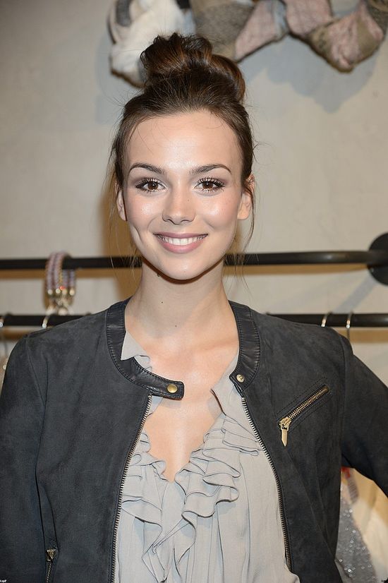 Krupińska i Cichopek pozują z ubraniami (FOTO)