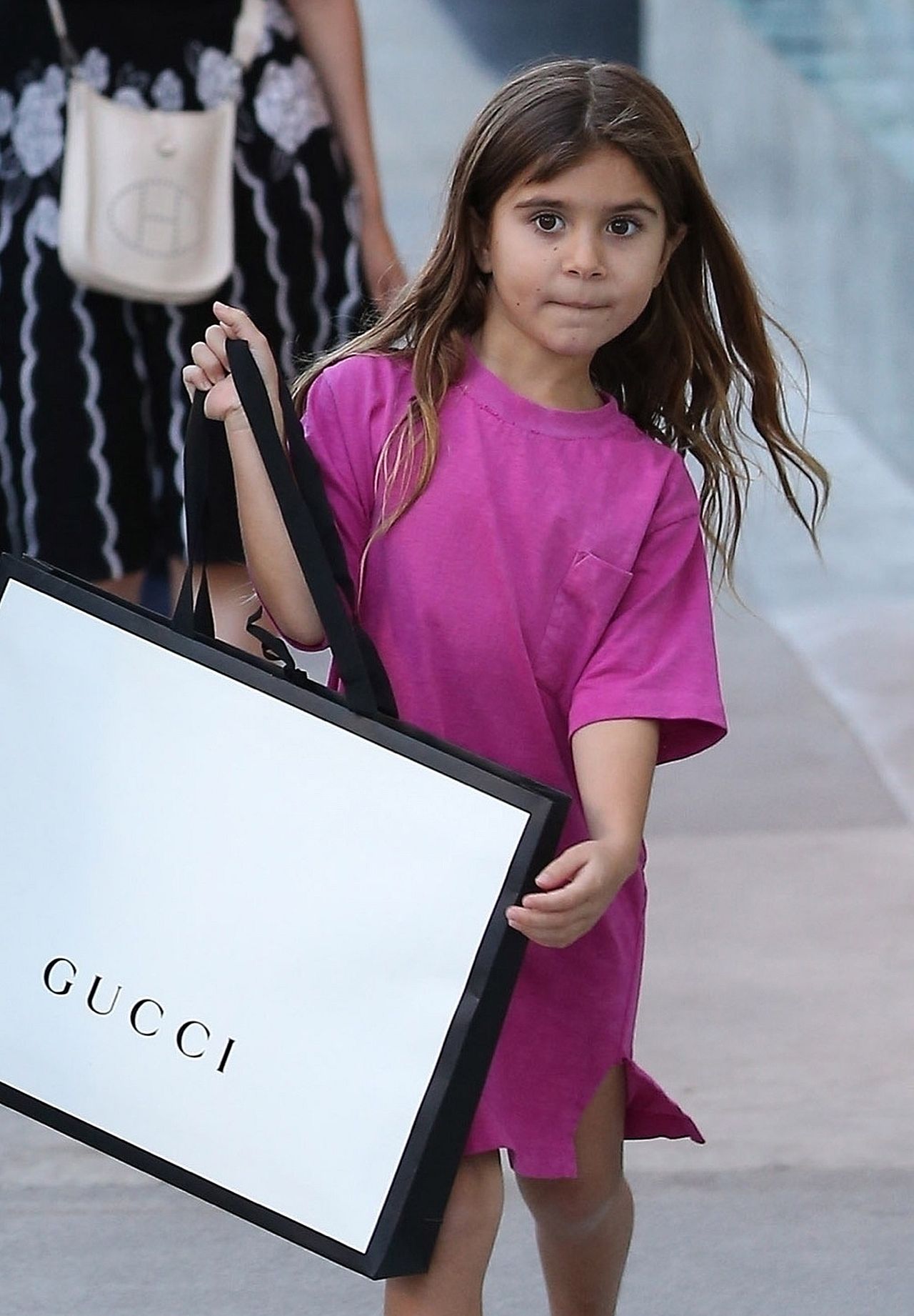 Penelope Disick (6 l.) w butach za 1,5 tysiąca spaceruje torbą Gucci (ZDJĘCIA)