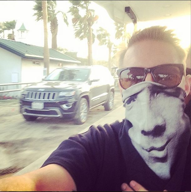 Katy Perry skacze z kwiatka na kwiatek?