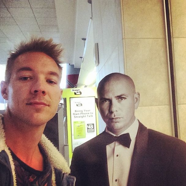 Katy Perry skacze z kwiatka na kwiatek?