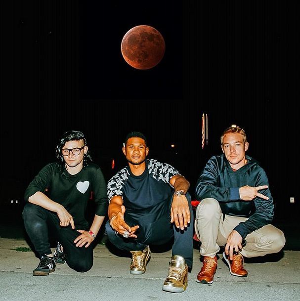 Katy Perry skacze z kwiatka na kwiatek?