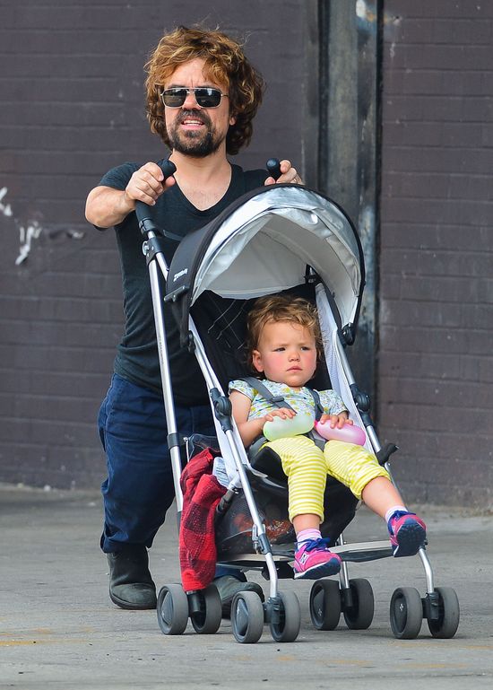 Peter Dinklage, gwiazdor Gry o tron z córeczką (FOTO)