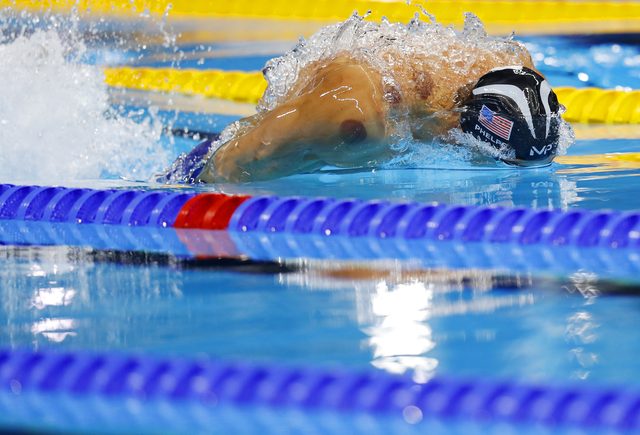 Co to za fioletowe plamy na ciele Michaela Phelpsa?