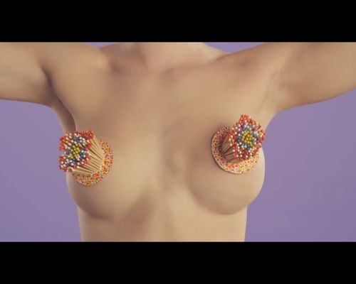 60 ozdób na sutki w mundialowym klipie Vengaboys [VIDEO]